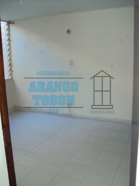 Casa de 4 alcobas en venta en Laureles, Medellín, 228 m² · foto 8 de 11