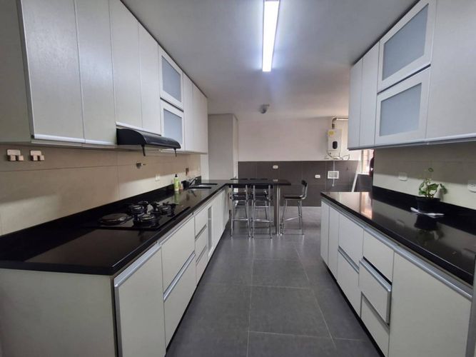 Apartamento de 4 alcobas en arriendo en Conquistadores, Medellín, 155 m² · foto 3 de 20