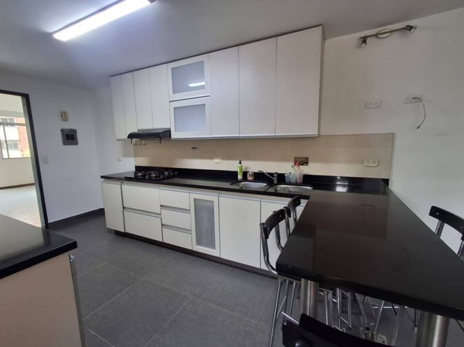 Apartamento de 4 alcobas en arriendo en Conquistadores, Medellín, 155 m² · foto 4 de 20