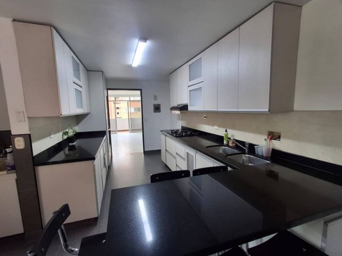 Apartamento de 4 alcobas en arriendo en Conquistadores, Medellín, 155 m² · foto 6 de 20