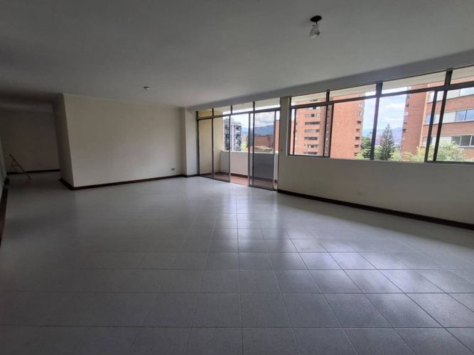 Apartamento de 4 alcobas en arriendo en Conquistadores, Medellín, 155 m² · foto 8 de 20