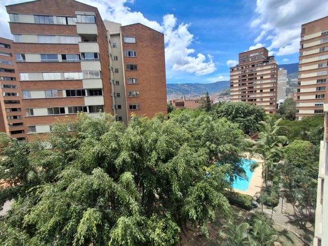 Apartamento de 4 alcobas en arriendo en Conquistadores, Medellín, 155 m² · foto 12 de 20