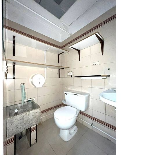 Local en arriendo en San Diego, Medellín, 42 m² · foto 7 de 13