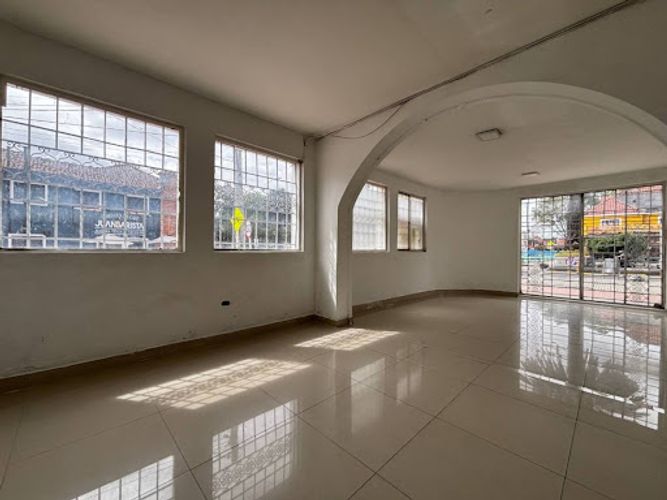 Retail space for rent in Galerias, Bogotá