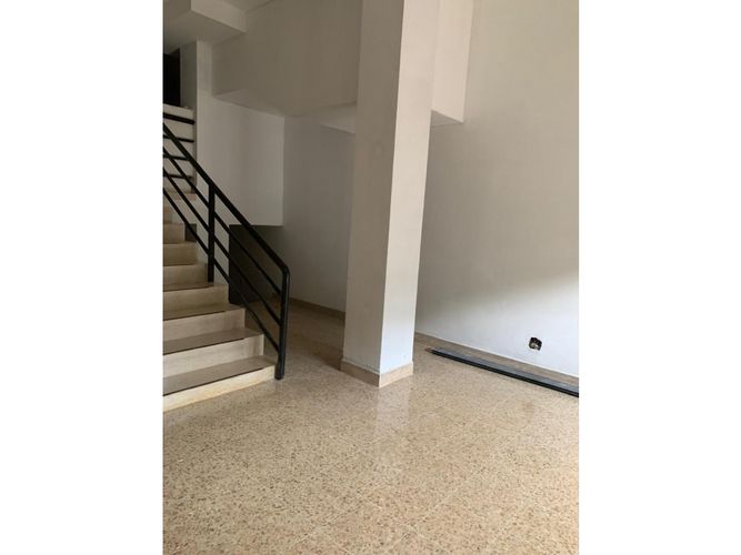 Local en arriendo en Laureles, Medellín, 98 m² · foto 3 de 24