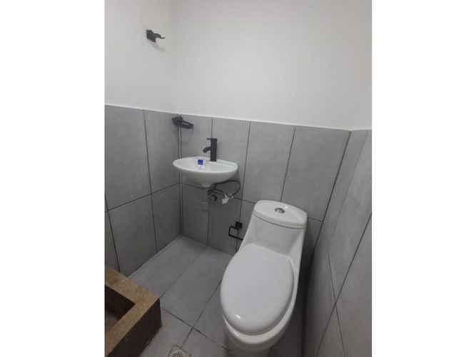 Local en arriendo en Laureles, Medellín, 98 m² · foto 18 de 24