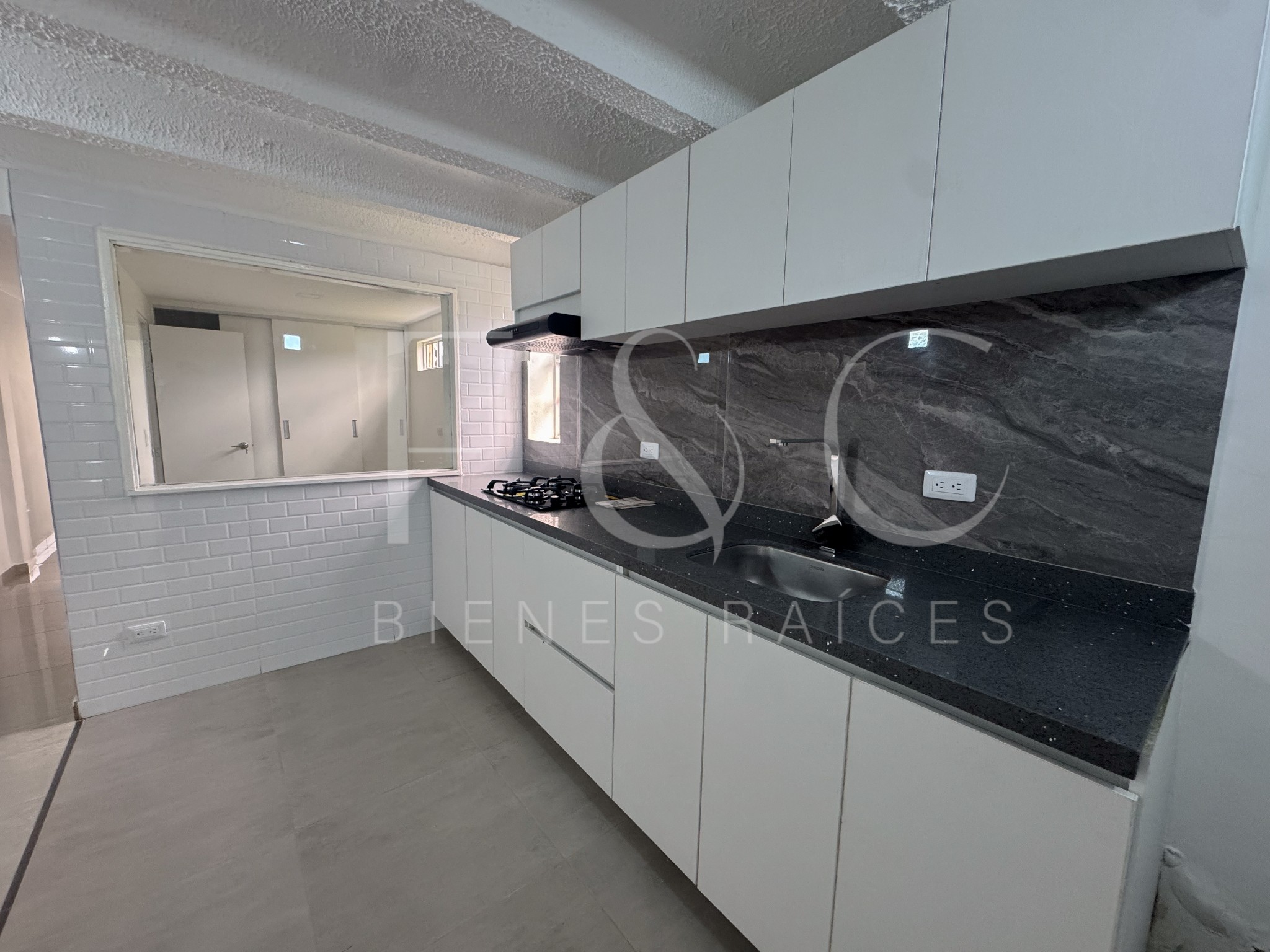 Casa en venta en Villa Del Prado, Bogotá · foto 4 de 24
