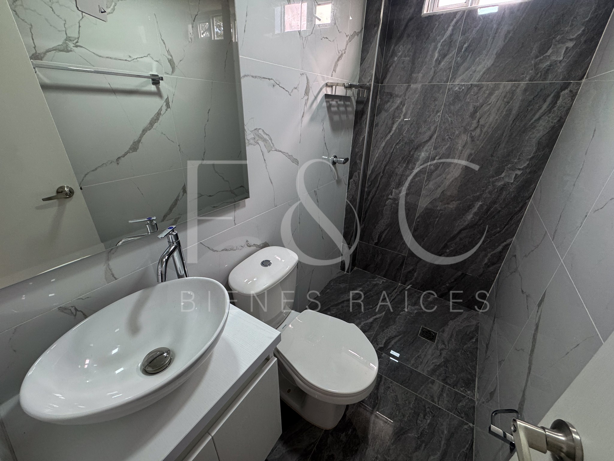 Casa en venta en Villa Del Prado, Bogotá · foto 9 de 24