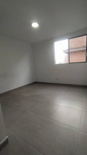 Apartamento de 3 alcobas en arriendo en San Jose, Sabaneta, 90 m² · foto 12 de 13