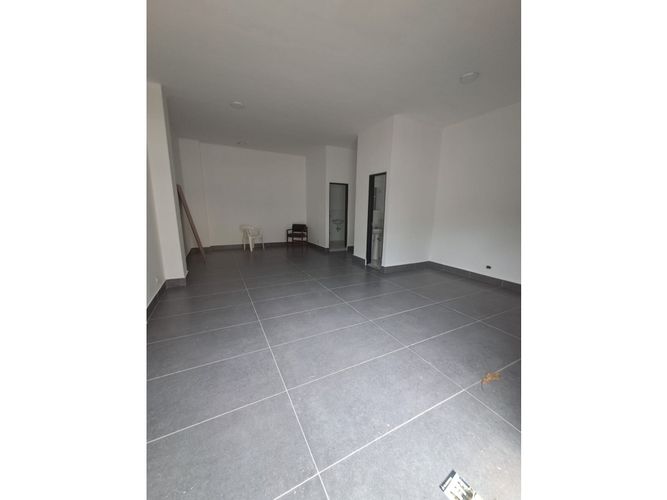 Local en arriendo en Laureles, Medellín, 38 m² · foto 2 de 11
