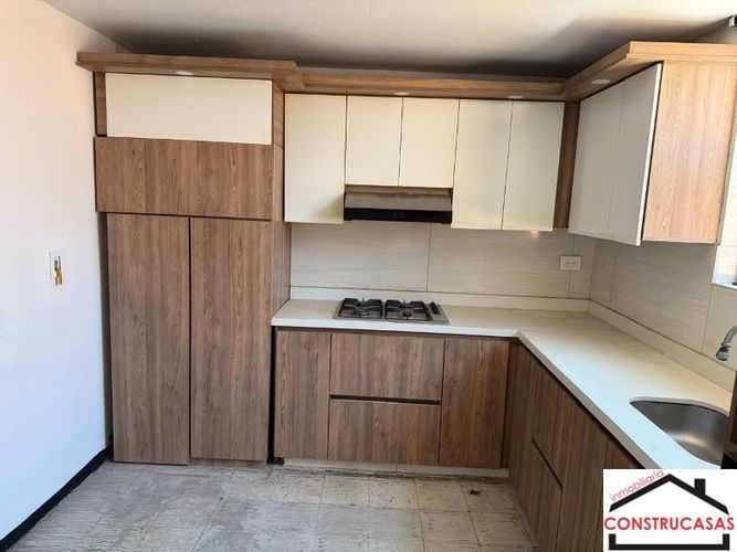Casa de 6 alcobas en venta en Cristo Rey, Medellín, 224 m² · foto 7 de 24