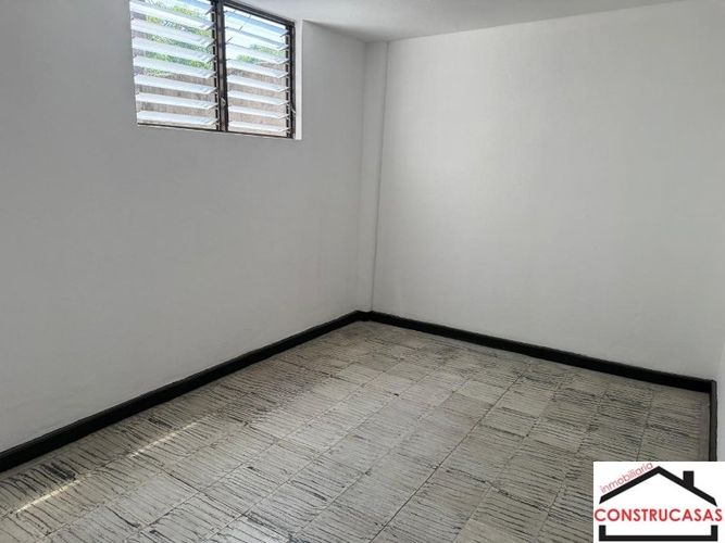 Casa de 6 alcobas en venta en Cristo Rey, Medellín, 224 m² · foto 10 de 24