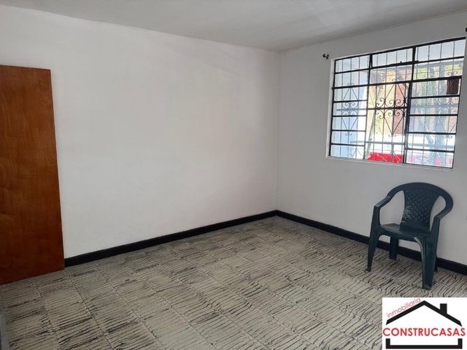 Casa de 6 alcobas en venta en Cristo Rey, Medellín, 224 m² · foto 11 de 24