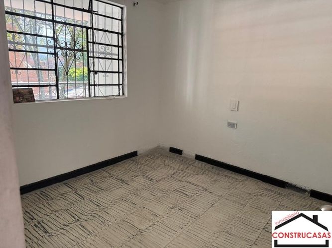 Casa de 6 alcobas en venta en Cristo Rey, Medellín, 224 m² · foto 15 de 24
