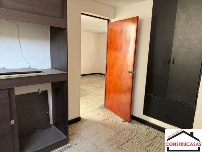 Casa de 6 alcobas en venta en Cristo Rey, Medellín, 224 m² · foto 17 de 24
