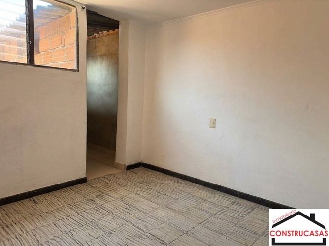 Casa de 6 alcobas en venta en Cristo Rey, Medellín, 224 m² · foto 19 de 24