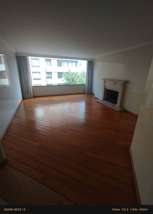 Apartamento de 3 alcobas en venta en Pardo Rubio, Bogotá, 180 m² · foto 2 de 24