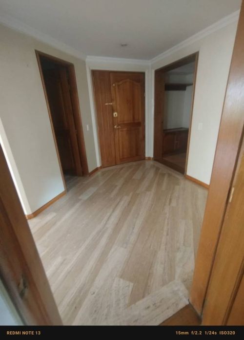 Apartamento de 3 alcobas en venta en Pardo Rubio, Bogotá, 180 m² · foto 4 de 24