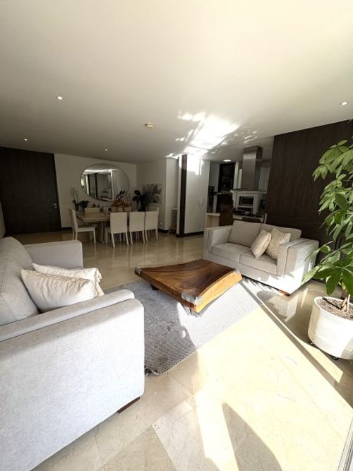 Apartamento de 3 alcobas en venta en Bellavista, Cali, 185 m² · foto 3 de 22