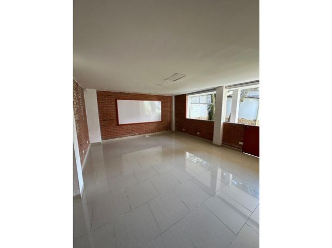 Casa de 10 alcobas en venta en Ciudad Jardin, Cali, 700 m² · foto 14 de 20