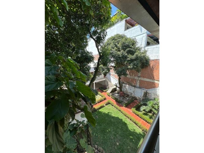 Casa de 10 alcobas en venta en Ciudad Jardin, Cali, 700 m² · foto 17 de 20