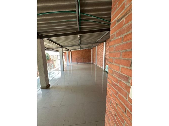 Casa de 10 alcobas en venta en Ciudad Jardin, Cali, 700 m² · foto 18 de 20