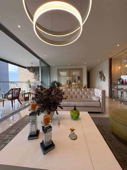 Apartamento de 3 alcobas en venta en Bellavista, Cali, 204 m² · foto 2 de 15