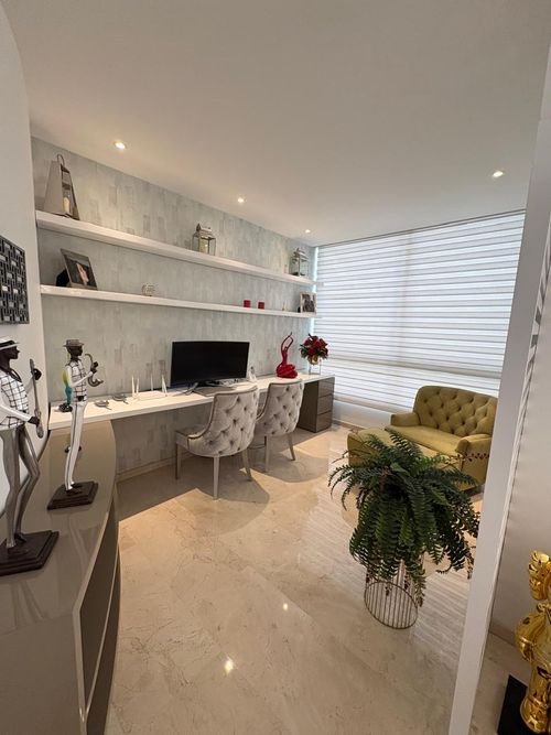 Apartamento de 3 alcobas en venta en Bellavista, Cali, 204 m² · foto 3 de 15