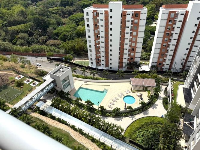 Apartamento de 3 alcobas en venta en Bellavista, Cali, 204 m² · foto 11 de 15