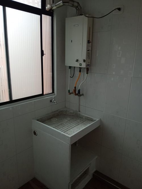 Apartamento de 3 alcobas en arriendo en El Cortijo, Madrid, 59 m² · foto 14 de 14