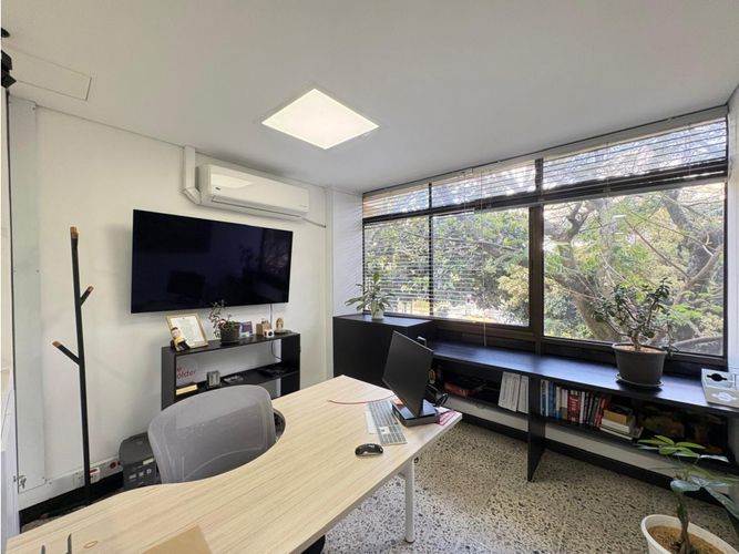 Oficina en venta en Estadio, Medellín, 40 m² · foto 2 de 6