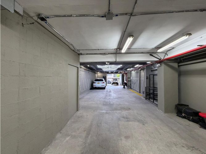 Edificio en arriendo en Belen Malibu, Medellín, 1985 m² · foto 4 de 24