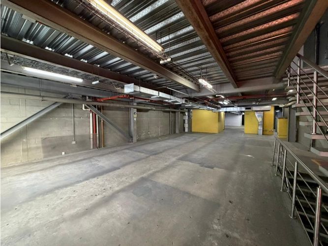 Edificio en arriendo en Belen Malibu, Medellín, 1985 m² · foto 15 de 24