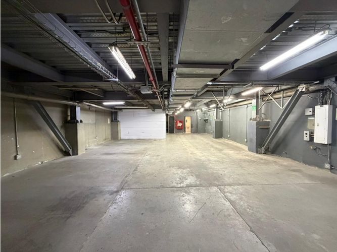 Edificio en arriendo en Belen Malibu, Medellín, 1985 m² · foto 16 de 24