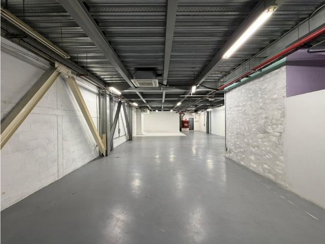 Edificio en arriendo en Belen Malibu, Medellín, 1985 m² · foto 18 de 24
