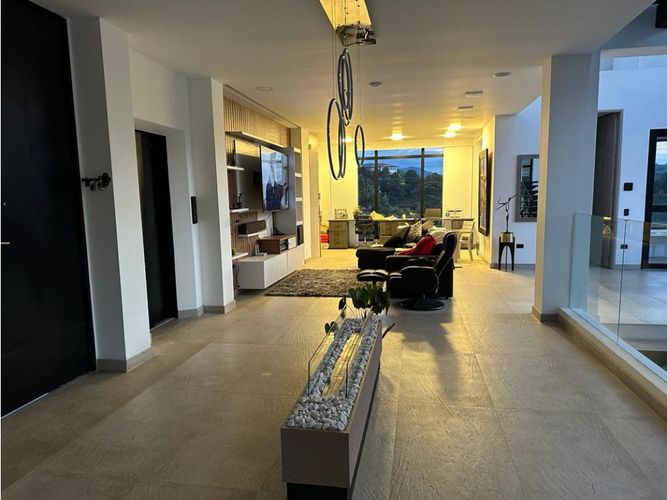 Casa de 3 alcobas en venta en San Antonio De Pereira, Rionegro, 660 m² · foto 5 de 18