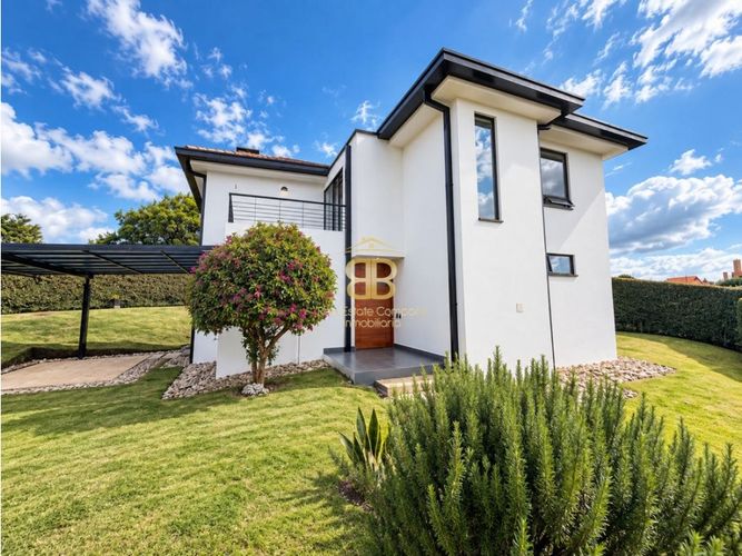 Casa de 3 alcobas en venta en Yerbabuena, Chía, 154 m² · foto 2 de 23