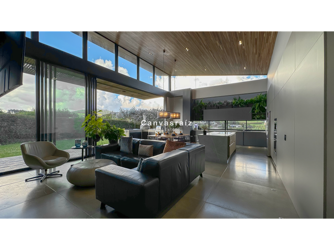 Casa de 4 alcobas en venta en Las Palmas, Envigado, 488 m² · foto 3 de 19