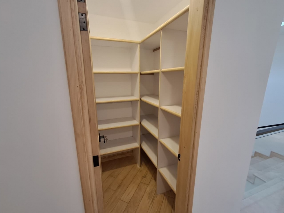 Casa en arriendo en El Poblado, Medellín · foto 9 de 20