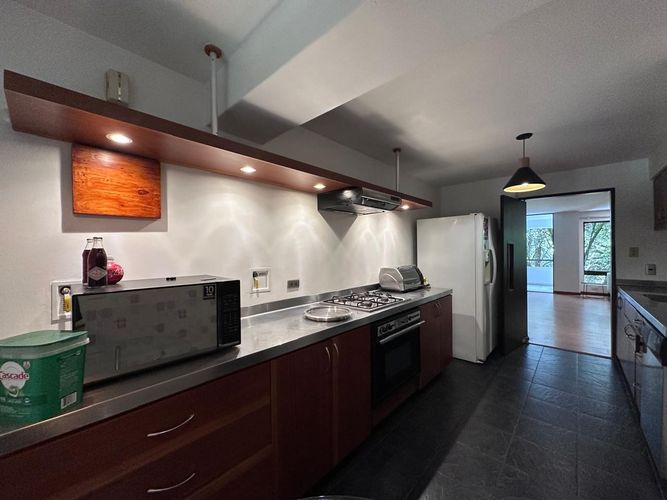 Apartamento de 2 alcobas en arriendo en El Poblado, Medellín, 150 m² · foto 7 de 17