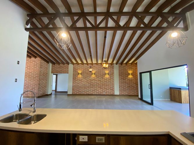 Casa de 5 alcobas en venta en Cabeceras De Llanogrande, Rionegro, 380 m² · foto 3 de 15
