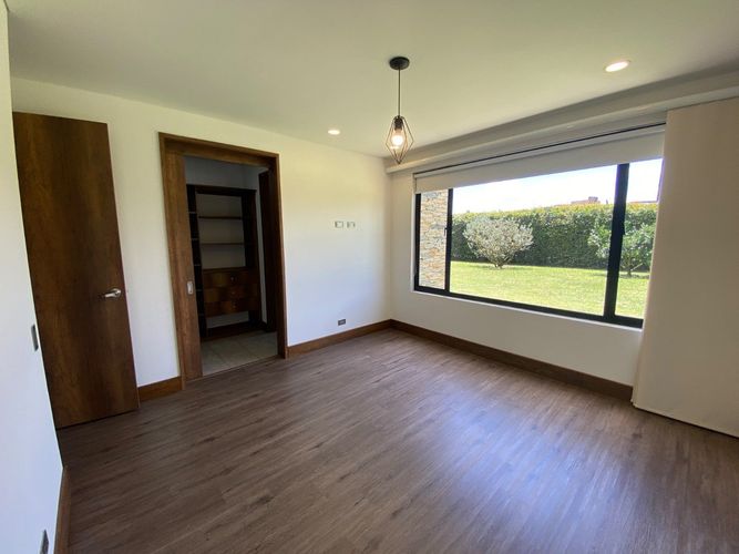 Casa de 5 alcobas en venta en Cabeceras De Llanogrande, Rionegro, 380 m² · foto 10 de 15
