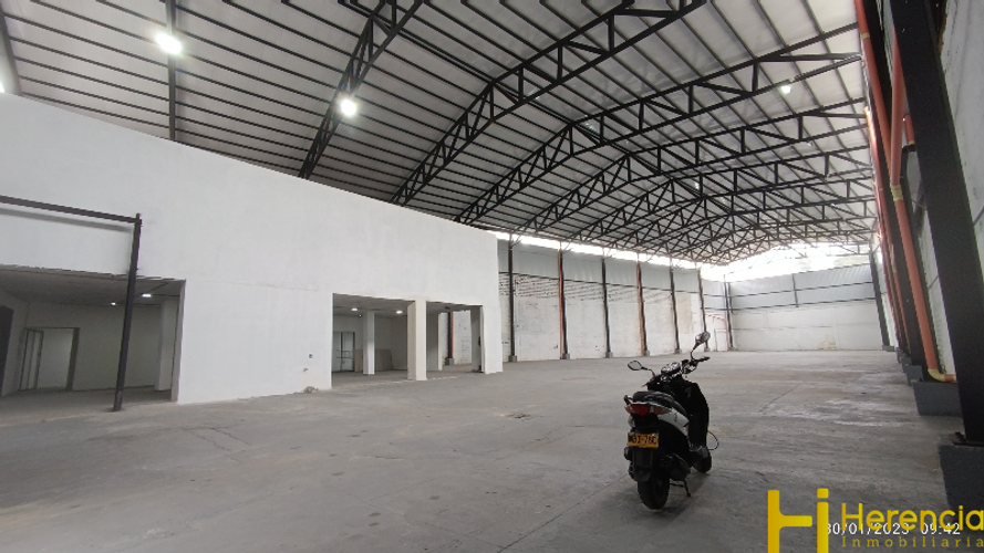 Bodega en arriendo en Tenche, Medellín, 1700 m² · foto 11 de 24