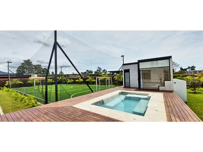 Casa de 6 alcobas en venta en Llano Grande, Rionegro, 800 m² · foto 10 de 24
