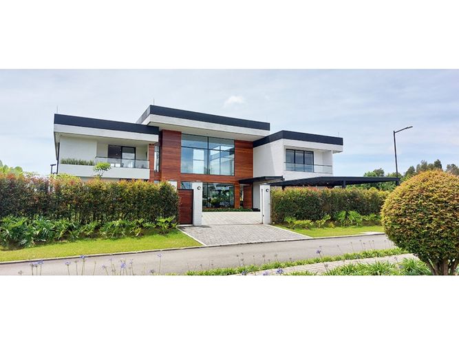 Casa de 6 alcobas en venta en Llano Grande, Rionegro, 800 m² · foto 12 de 24
