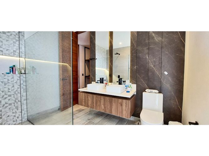 Casa de 6 alcobas en venta en Llano Grande, Rionegro, 800 m² · foto 18 de 24