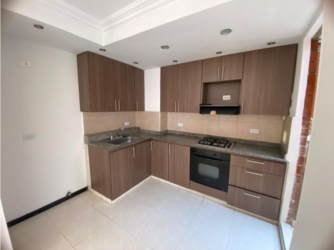 Casa de 4 alcobas en venta en Valle Del Lili, Cali, 165 m² · foto 2 de 23
