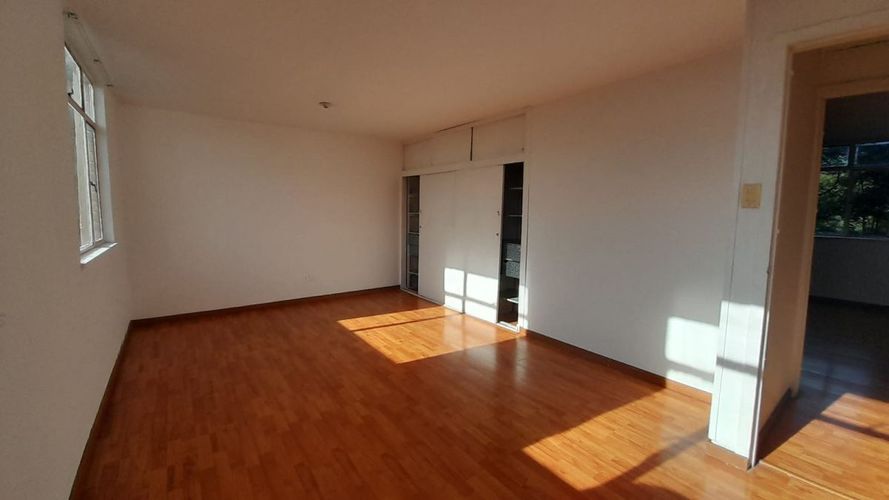 Apartamento de 3 alcobas en venta en Centro Narino, Bogotá, 101 m² · foto 4 de 13