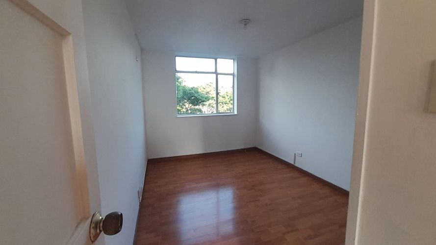 Apartamento de 3 alcobas en venta en Centro Narino, Bogotá, 101 m² · foto 8 de 13