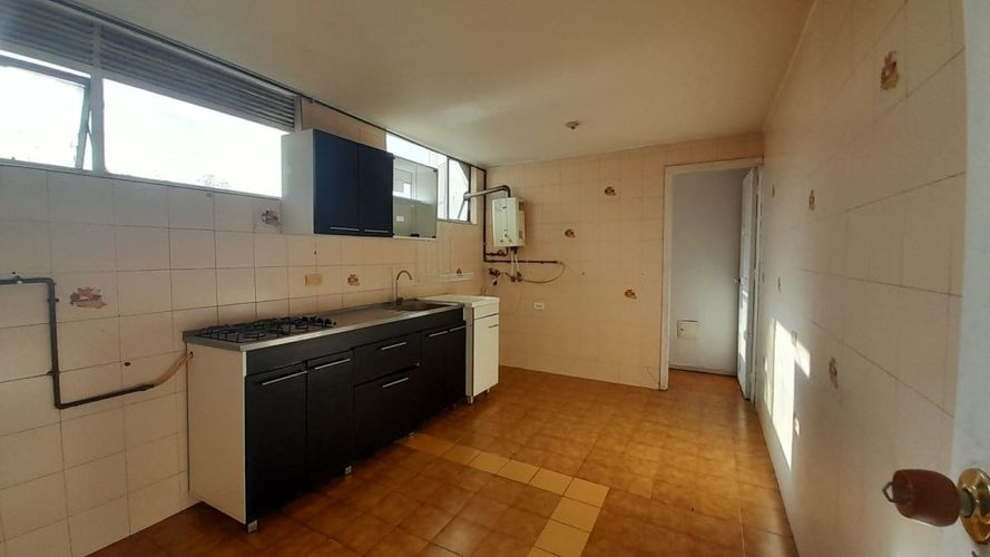 Apartamento de 3 alcobas en venta en Centro Narino, Bogotá, 101 m² · foto 10 de 13
